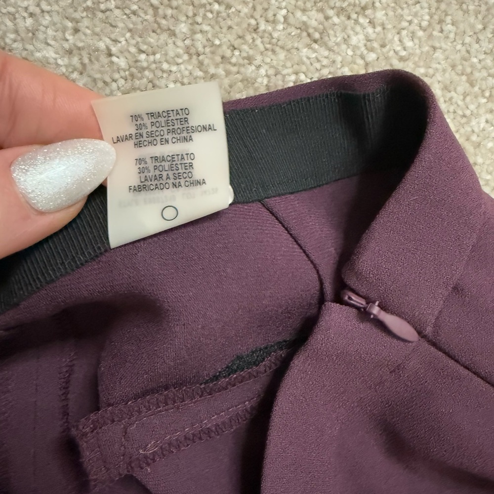 Elie Tahari- Slim Leg Crepe Pant - Burgandy/Eggplant - size US 8 - Picture 5 of 11